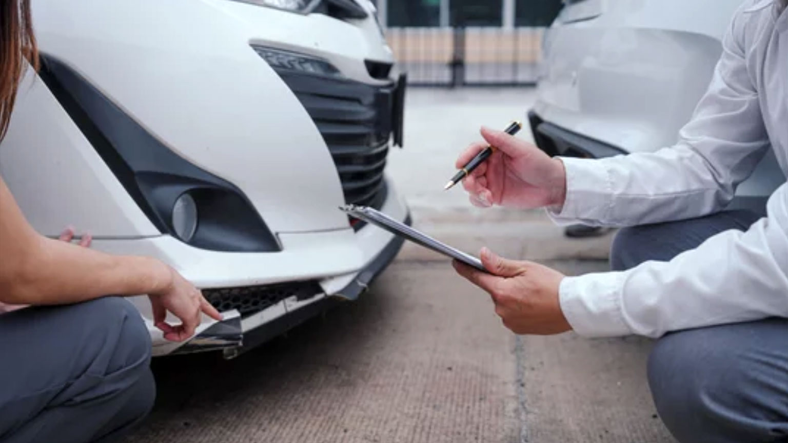 How to Navigate the Insurance Claims Process After a Car Accident